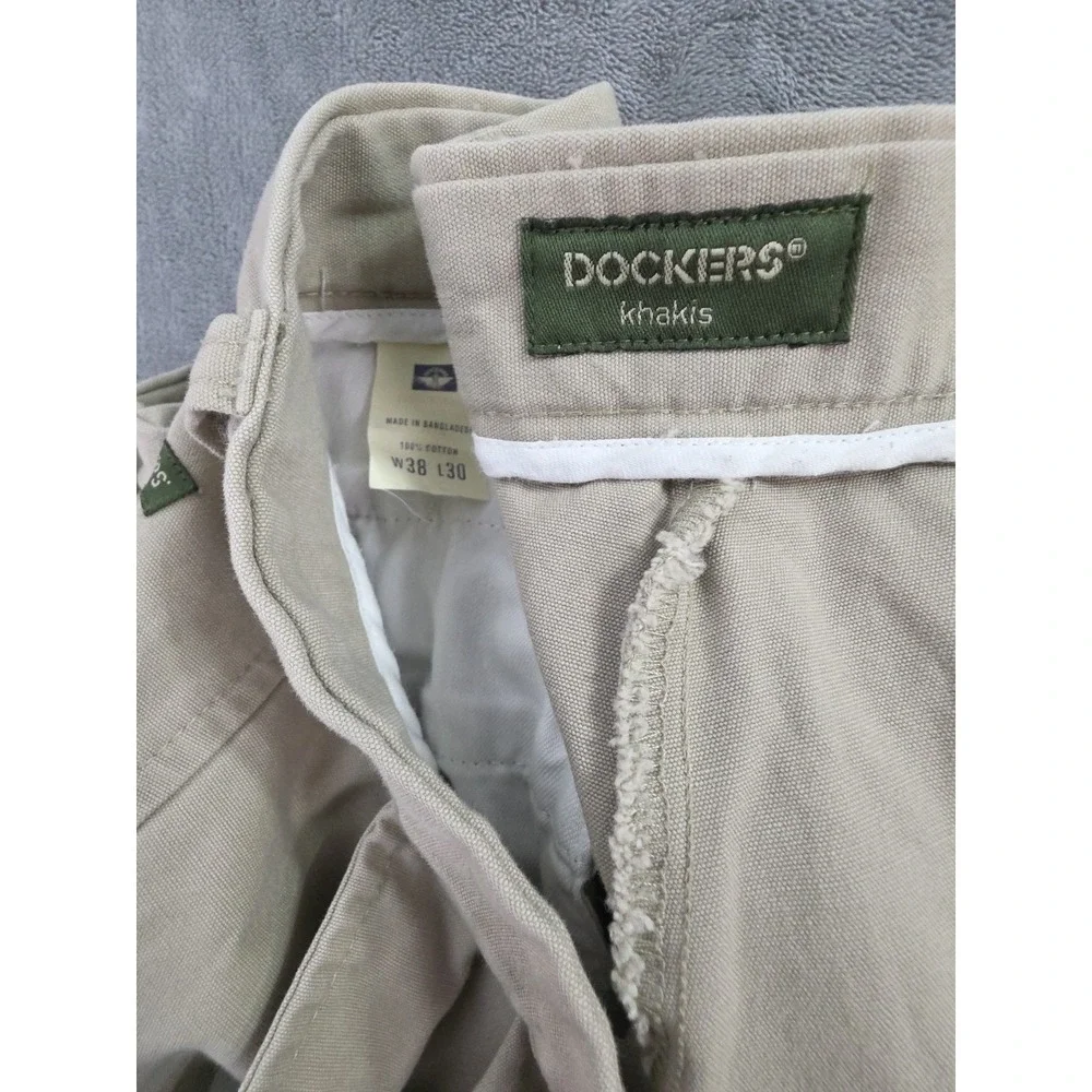 dockers pleated khaki‎ pants Men's Size US 38x30 MSR 37x30